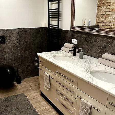 Beefree Whirlpoolsuitexl33-freeparking-fastwifi Apartment Passau